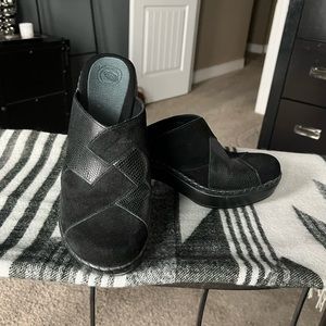 Nurture Caden women’s size 9.5 black slip on shoes